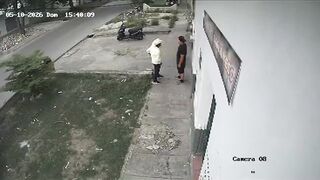 Young Man Killed by Multiple Stab Wounds in Street Altercation