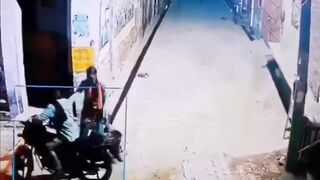 Nehru Nagar's 'Easy Prey' Turned Into Nightmare for Robbers — She Refused to Let Go