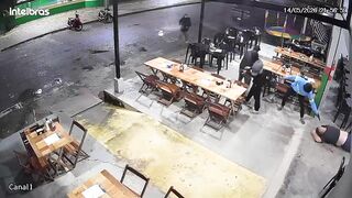 4 Masked Gunmen Pump Dozens of Rounds into Municipal Guard Outside Pizza Shop