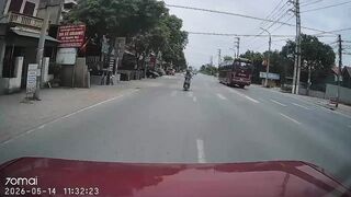 Dumb Rider Causes Problems For Another One