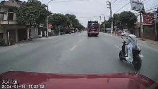 Dumb Rider Causes Problems For Another One