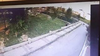 Adolescent Fatally Stabbed During Group Fight in Istanbul Neighborhood