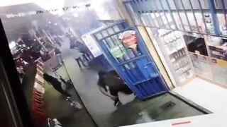 Sicario Assassinates Woman in Cold Blood as She Walks with Boyfriend