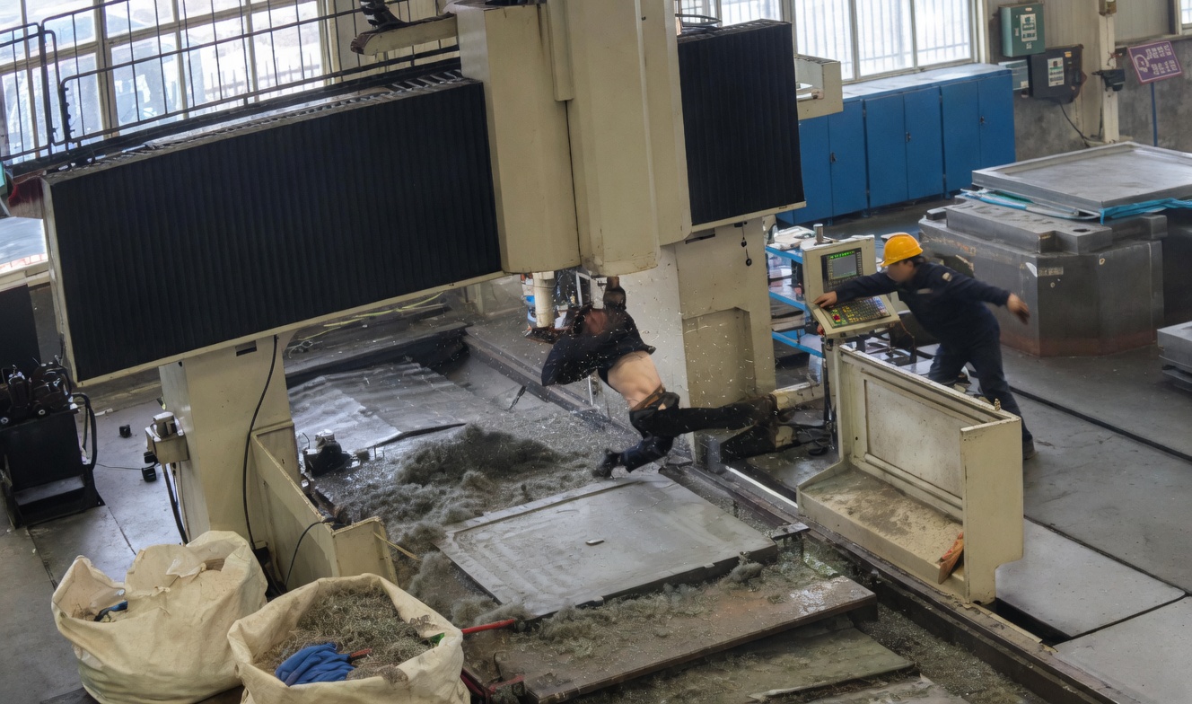 Worker’s Clothes Get Caught in Giant Milling Machine–Spun to Death in Brutal Accident