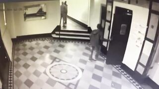 Man Dies During Fight In Apartment Building In New York