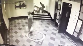 Man Dies During Fight In Apartment Building In New York