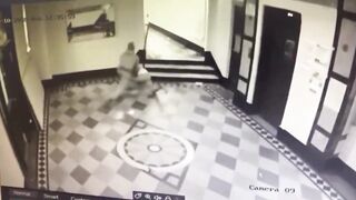 Man Dies During Fight In Apartment Building In New York
