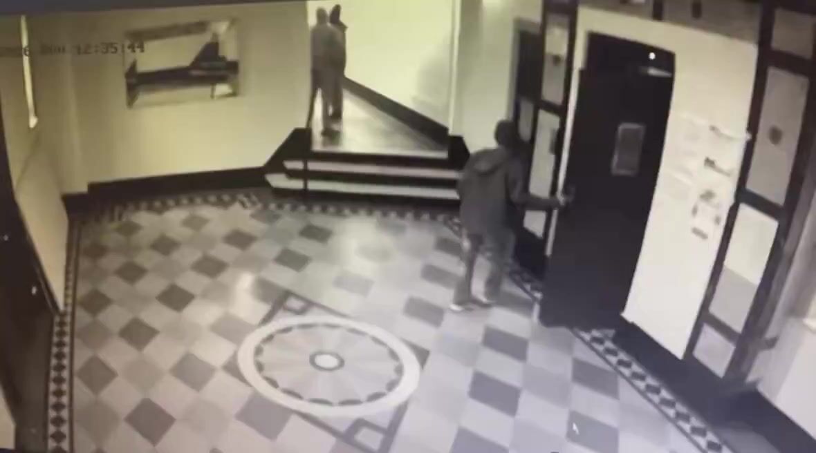 Man Dies During Fight In Apartment Building In New York