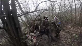 Execution of a tied up Russian soldier
