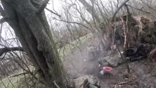 Execution of a tied up Russian soldier