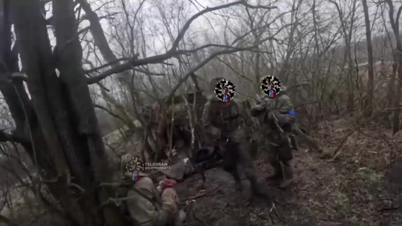 Execution of a tied up Russian soldier