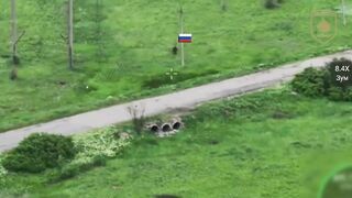 Kamikaze drone blows the pipe with Russian occupier.