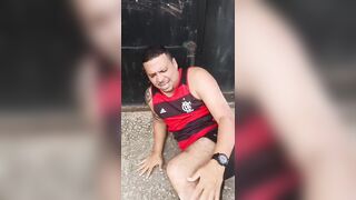 Man Gets Clubbed By By Locals For Stealing In Slums