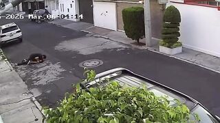 Man Waits in Ambush and Brutally Beats Ex-Girlfriend on Public Road