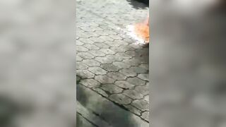 Angry Crowd Burns Thief Alive & Finishes Him with Savage Machete Blows to the Throat