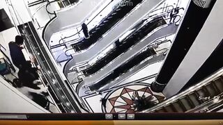 Classic: Carrying things while being at an escalator... Smart.