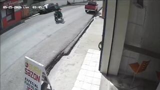 Teen Rider Killed in Brutal Head-On Motorcycle Collision in Dominican Republic (Full)