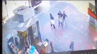 Two Criminals Shot After Attacking Off-Duty Cop for His Gold Chain