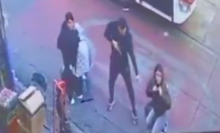 Two Criminals Shot After Attacking Off-Duty Cop for His Gold Chain