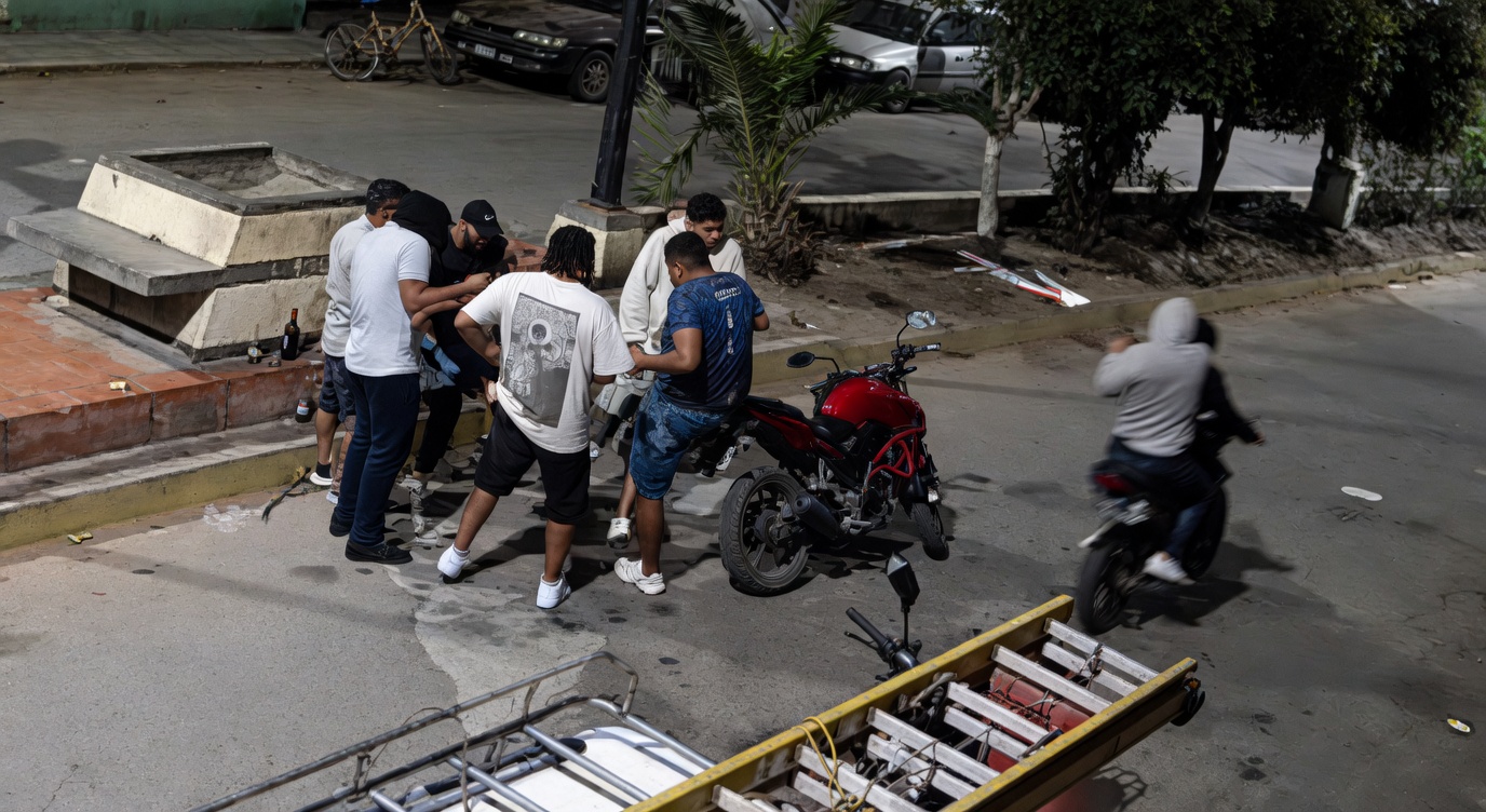 Motorcycle Assassins Open Fire on Group of Friends Killing One &  Wounding Another