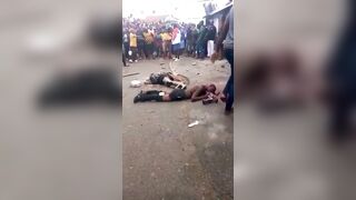 A Bloodthirsty Mob Brutally Finishes Thieves with Massive Rocks After Lynching