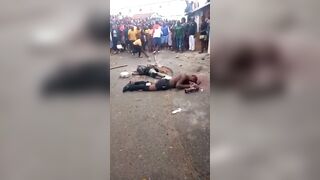 A Bloodthirsty Mob Brutally Finishes Thieves with Massive Rocks After Lynching