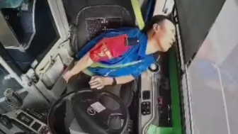 Bus Driver Suffering A  Stroke Crashes Into Traffic