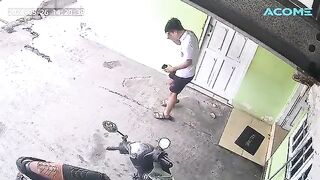 Dude Gets Stabbed And Punched Over A Girl In Indonesia