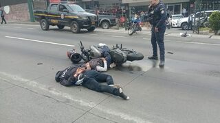 Two Motorcycle Thieves Shot Dead by Police in Guatemalan Highway Ambush (Full Video)