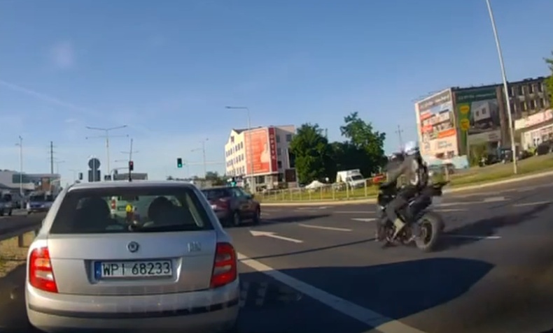 Speeding Polish Motorcyclist Killed After Crashing Into Turning Car