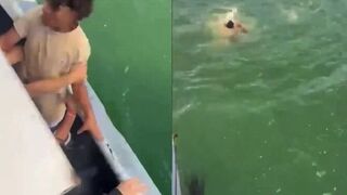 Young Man Dies After Being Pushed During Boat Party Brawl at Guatapé (Skip to 03:00)