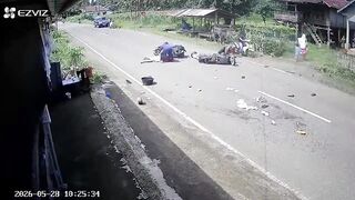 Mom’s Fatal Mistake Leaves Two Motorcyclists Crashed in Horror