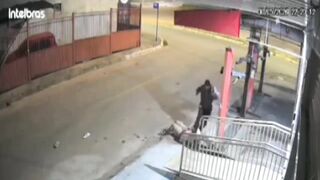 Teen Delivers 40+ Kicks to Unconscious Man’s Head in Brutal Street Attack