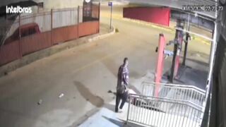 Teen Delivers 40+ Kicks to Unconscious Man’s Head in Brutal Street Attack