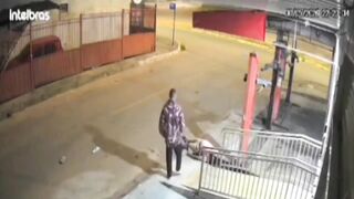 Teen Delivers 40+ Kicks to Unconscious Man’s Head in Brutal Street Attack