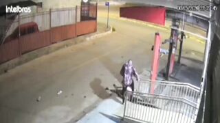 Teen Delivers 40+ Kicks to Unconscious Man’s Head in Brutal Street Attack