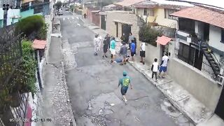 Robbery Of A Couple Went Not As Planned In Quito, Ecuador