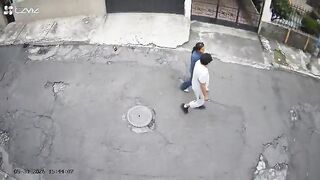 Robbery Of A Couple Went Not As Planned In Quito, Ecuador