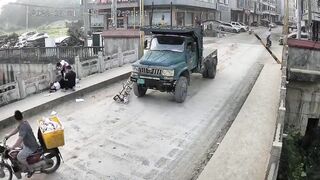 Student Seriously Injured In Freak Accident In China