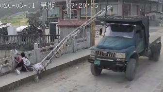 Student Seriously Injured In Freak Accident In China