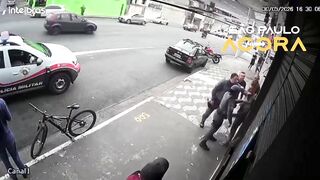 Man Shot Dead After Grabbing Officer’s Gun During Police Stop