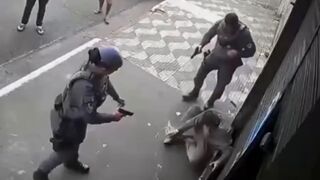 Man Shot Dead After Grabbing Officer’s Gun During Police Stop