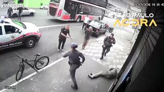 Man Shot Dead After Grabbing Officer’s Gun During Police Stop
