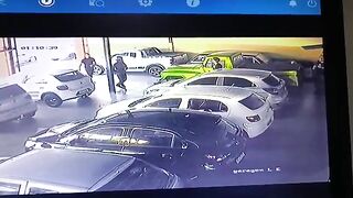 Helmeted Hitman Storms Garage, Executes 20-Year-Old in Seconds