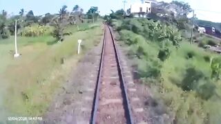 (REPOST)Train vs tractor