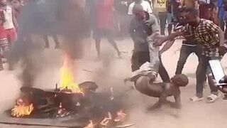 Captured Thieves Used as Fuel for Bonfire After Brutal Mob Attack