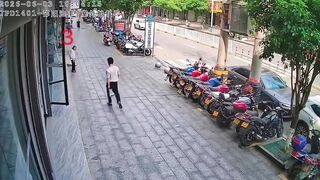 POS Drops An Old Woman In Random Attack In China