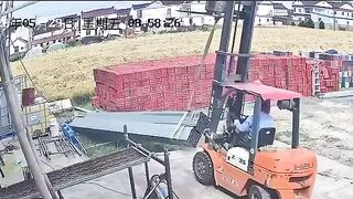 Heavy Machinery Accident Ends in Horror as Forklift Topples