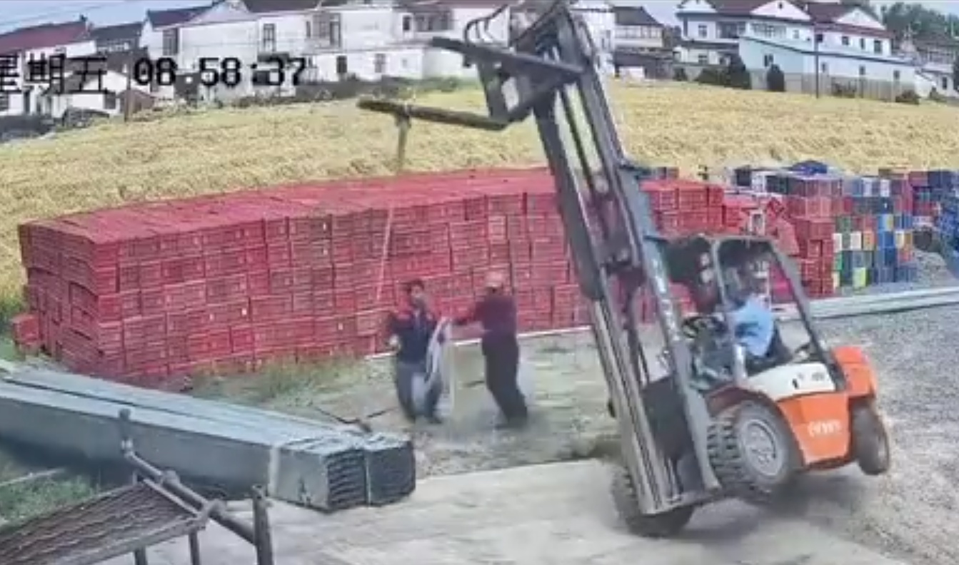 Heavy Machinery Accident Ends in Horror as Forklift Topples