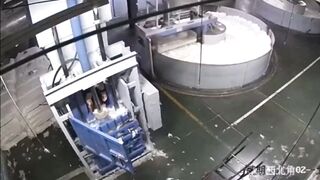 Classic: Workers legs destroyed